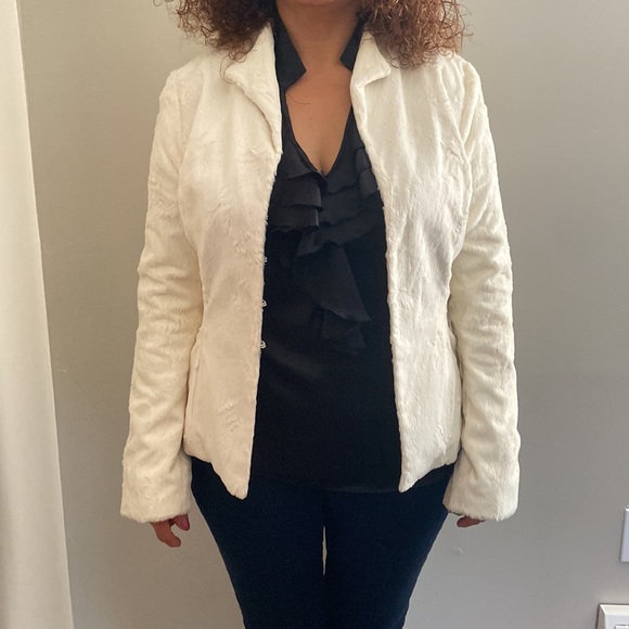 Spooner Prague cream faux fur coat - Picture 8 of 9